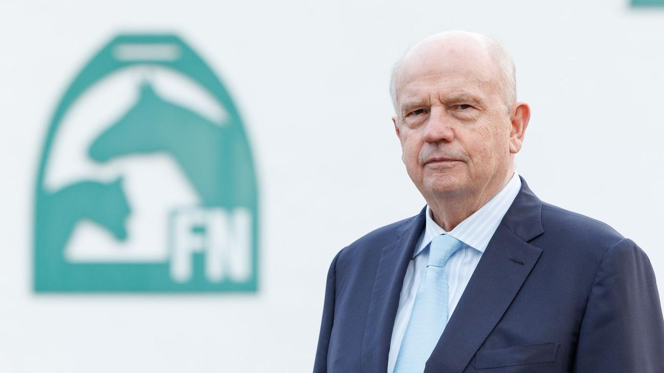 Martin Richenhagen, Alman Binicilik Federasyonu, FN, başkan, seçim, Aachen, AGCO, mali kriz, Hans-Joachim Erbel, bütçe, açık, fazla, finans, yönetim, at, binicilik
