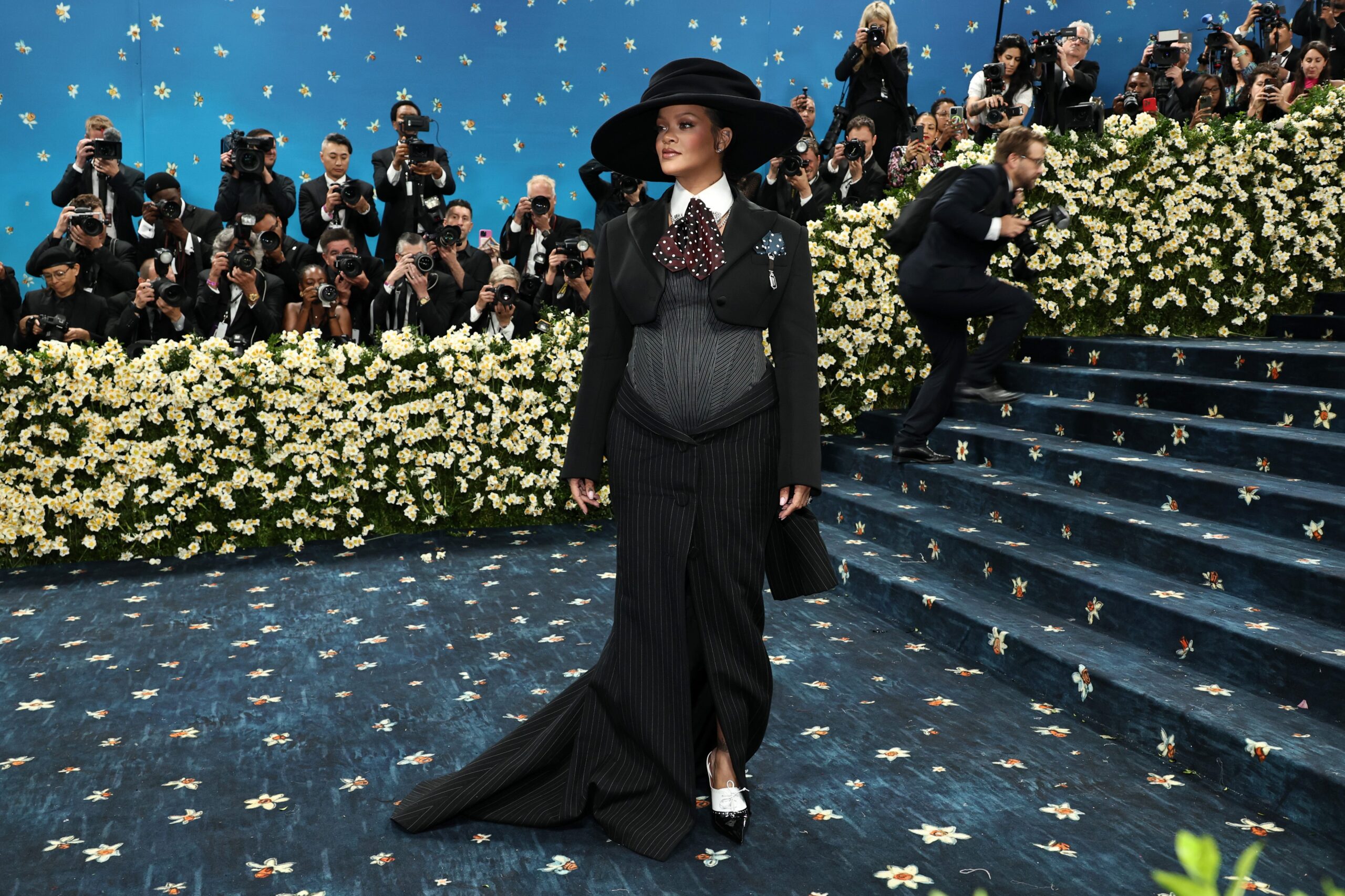 Nicole Fallert, USA TODAY, haber bülteni, Met Gala 2025, moda, stil, siyahi stil, terzilik, Letitia James, Trump yönetimi, Sağlık ve İnsan Hizmetleri Bakanlığı, Rhode Island, Kennedy Jr., halk sağlığı, hava durumu, San Diego, tekne kazası, kayıp insanlar, Sahil Güvenlik, Sean Diddy Combs, mahkeme, jüri seçimi, cinsel saldırı, New York Knicks, Boston Celtics, basketbol, Untested, podcast, suç, soruşturma, gazetecilik, e-posta
