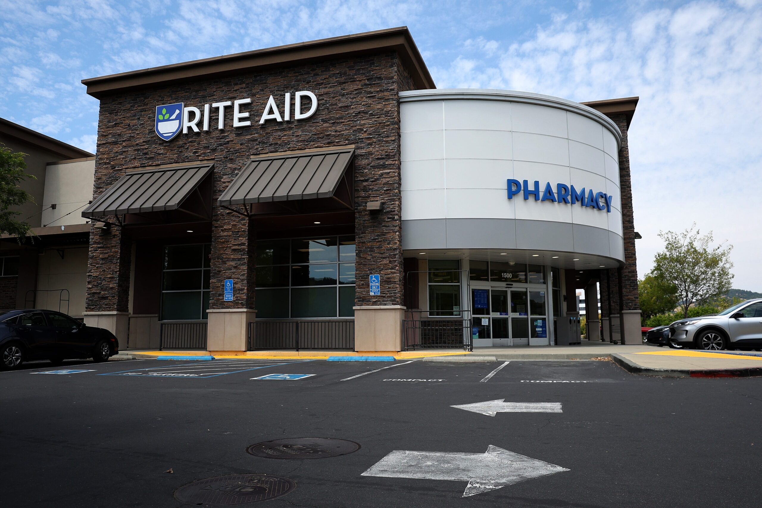 Rite Aid, iflas, Bölüm 11, eczane, kapanış, reçeteler, borç, yeniden yapılandırma, finansman, perakende, sağlık hizmetleri, işten çıkarmalar
