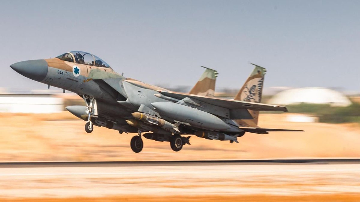 İsrail, Yemen, Houthi, Hodeidah, Saldırı, İran, Füze, Tel Aviv, Ben Gurion Havalimanı, Gazze, Hamas, Kızıldeniz, ABD, Hava Saldırısı, Netanyahu, Misilleme
