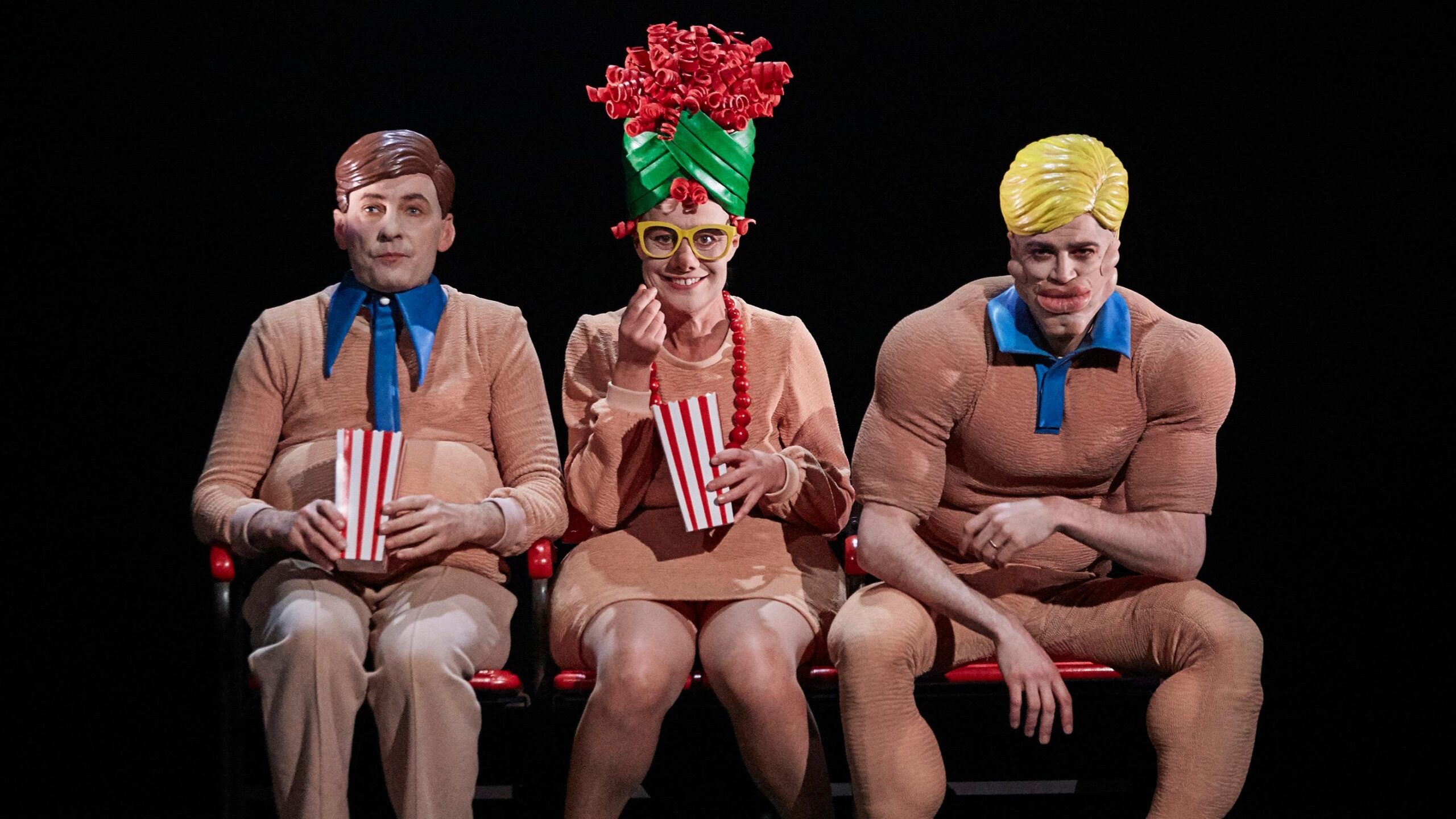 Hanokh Levin, Valérie Lesort, Que d’espoir ! cabaret, Théâtre de l’Atelier, Céline Milliat-Baumgartner, David Migeot, Hugo Bardin, Paloma Drag Race France, Charly Voodoo, cabaret Madame Arthur, tiyatro eleştirisi, Fransız tiyatrosu, İsrail tiyatrosu, satirik kabare, sahne sanatları, kostümler, protezler, Playmobil, mizah, ölüm, varoluşçuluk, kaba komedi, Rabelais, Christian Hecq, 20.000 Leagues Under the Sea, La Mouche, Le Voyage de Gulliver, Les Sœurs Hilton, Perrault masalları
