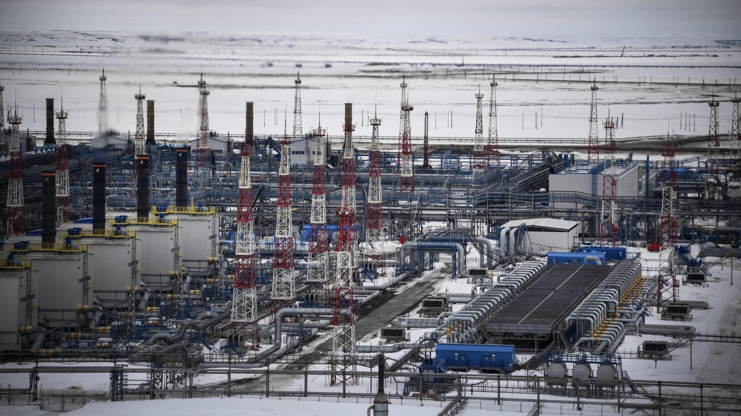 Avrupa, Rusya, gaz, petrol, enerji, ithalat, Ukrayna, savaş, bağımlılık, GNL, sıvılaştırılmış doğalgaz, Fransa, Dan Jorgensen, Avrupa Komisyonu, enerji krizi, hidrokarbon, Rusya-Ukrayna savaşı, enerji güvenliği, yaptırım, enerji politikası, temiz enerji, yenilenebilir enerji, alternatif enerji kaynakları, enerji dönüşümü
