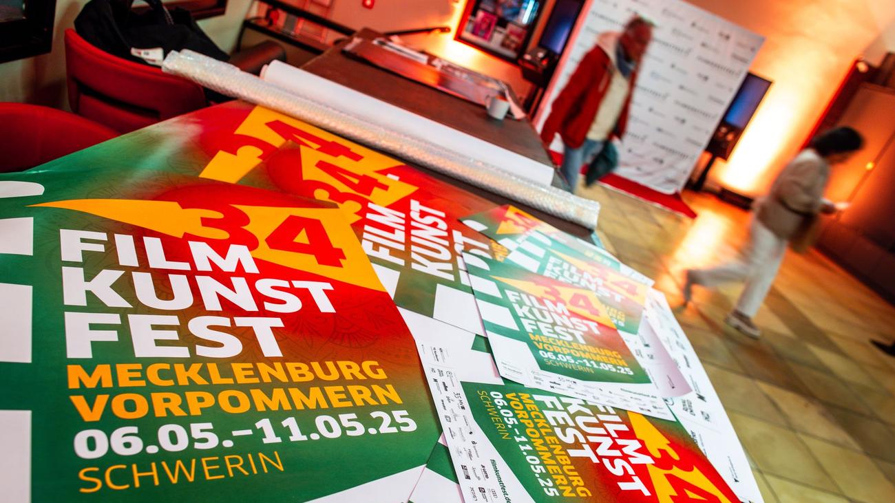 Filmkunstfest Mecklenburg-Vorpommern, Schwerin, Altweibersommer, Pia Hierzegger, Filmfestivali, Almanya, Avusturya, İsviçre, Wilma will mehr, Maren-Kea Freese, Fritzi Haberlandt, Electric Child, Andreas Dresen, Barbara Sukowa, Fliegender Ochse, Altın Öküz Ödülü, Hint filmleri, Mecklenburg-Vorpommern, Manuela Schwesig, Alman filmleri, Film galası, Dünya prömiyeri, Bağımsız film, Sanat filmi
