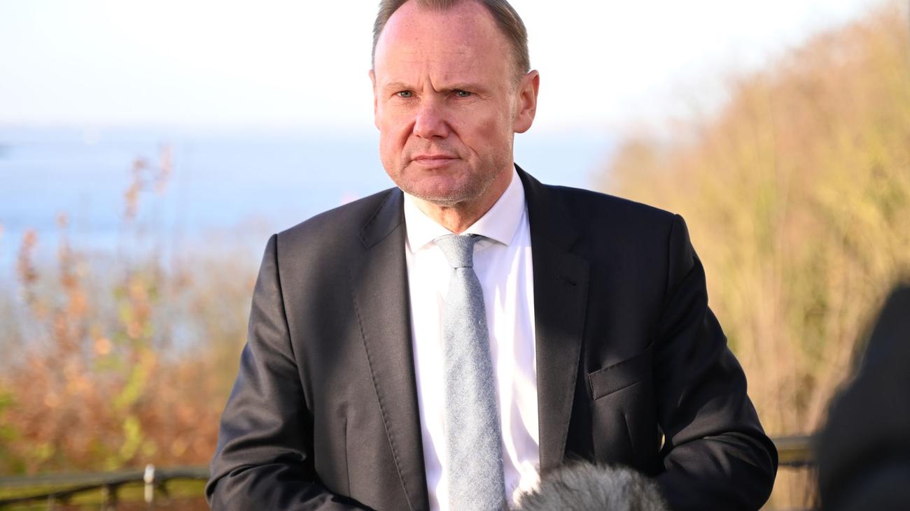 AfD, aşırı sağ, kamu hizmeti, Andy Grote, Hamburg, İçişleri Bakanı, Anayasa, memur, uygunluk, Federal Anayasayı Koruma Teşkilatı, İçişleri Bakanları Konferansı, Bremerhaven, siyaset, Almanya
