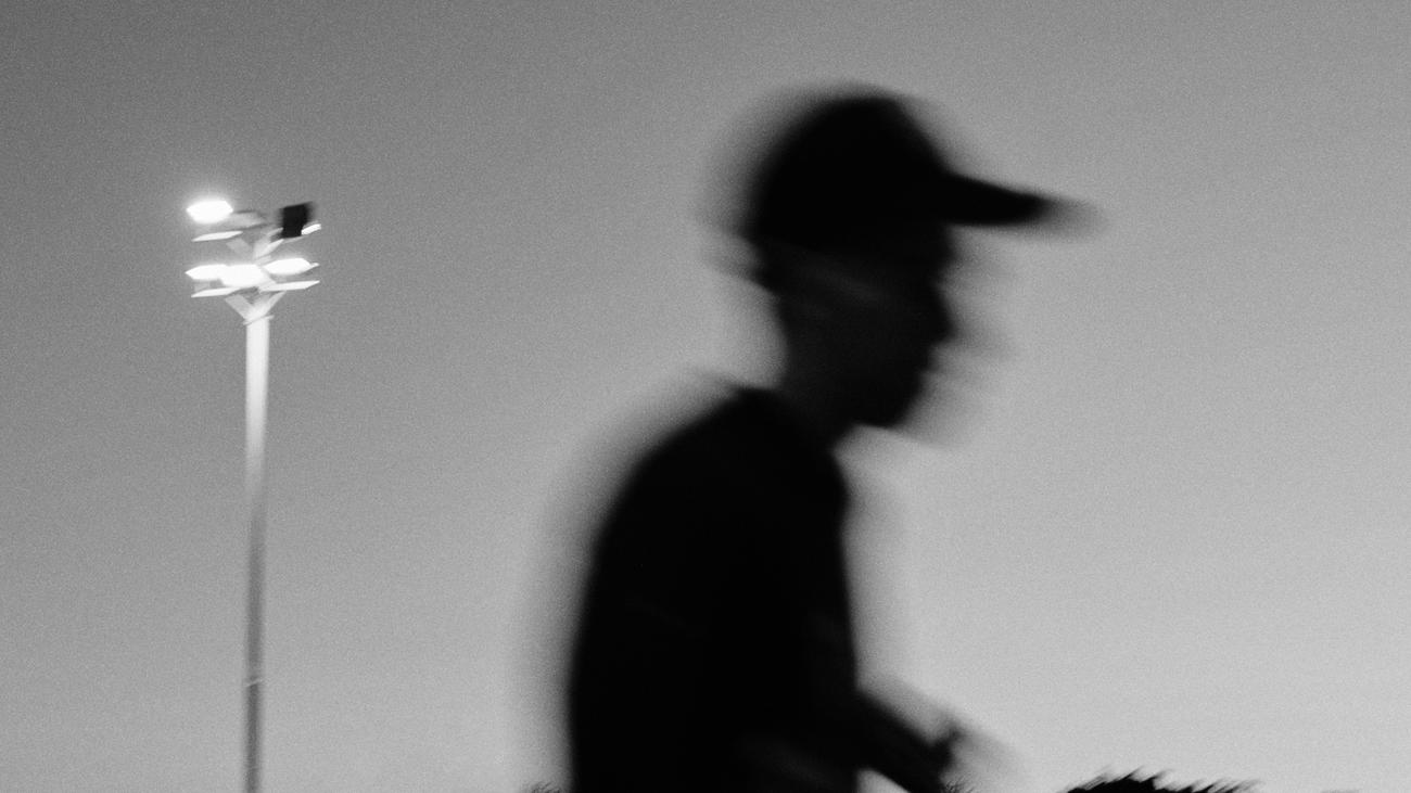 podcast, ZEIT Verbrechen, Anne Kunze, Daniel Müller, suç, kriminal, ebeveyn, çocuk, kulüp, ihmal, podcast incelemesi, suç hikayesi, podcast önerisi, ZEIT podcast, ZEIT Kriminalreporterin, ZEIT Suç Dergisi
