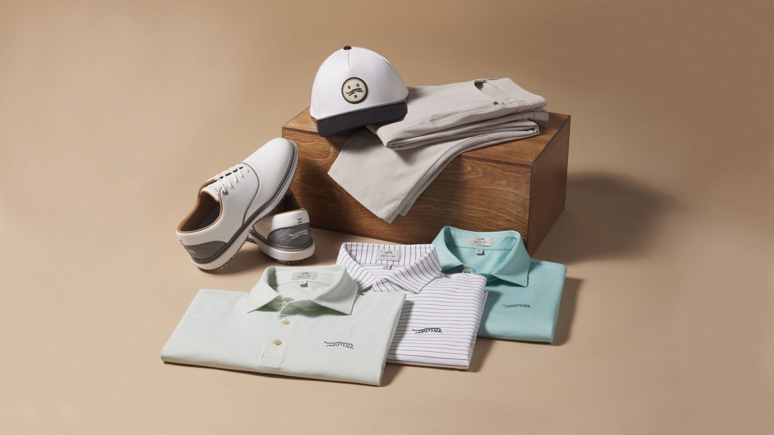golf, kaplan woods, pazar günü kırmızı, golf kıyafetleri, Carolina koleksiyonu, PGA şampiyonası, karl vilips, golf modası, golf kıyafetleri, golf dişlisi, golf giyim, yaz golf, Sonbahar golf