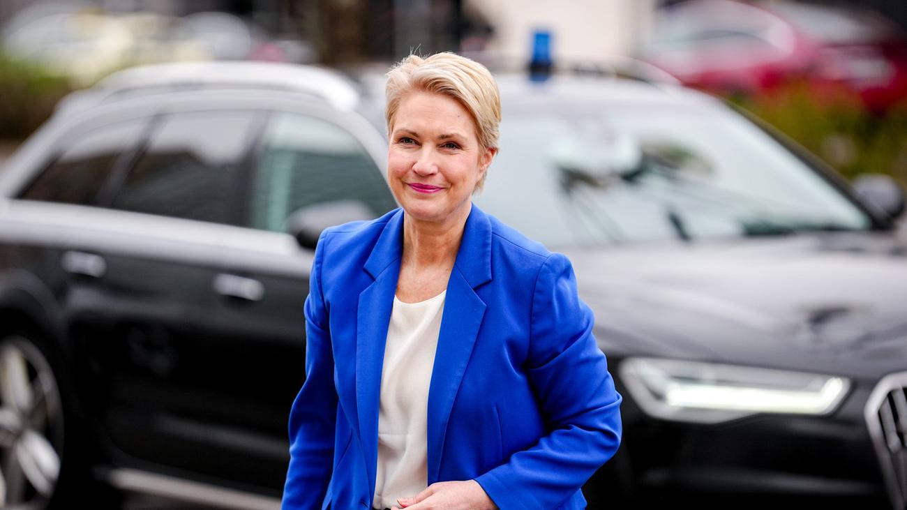 Manuela Schwesig, Mecklenburg-Vorpommern, Ministerpräsidentin, Kanzlerwahl, Bundesregierung, Friedrich Merz, CDU, SPD, Koalitionsverhandlungen, politische Krise, Almanya, Doğu Almanya, istikrar, hükümet kurma, siyasi gelişmeler

