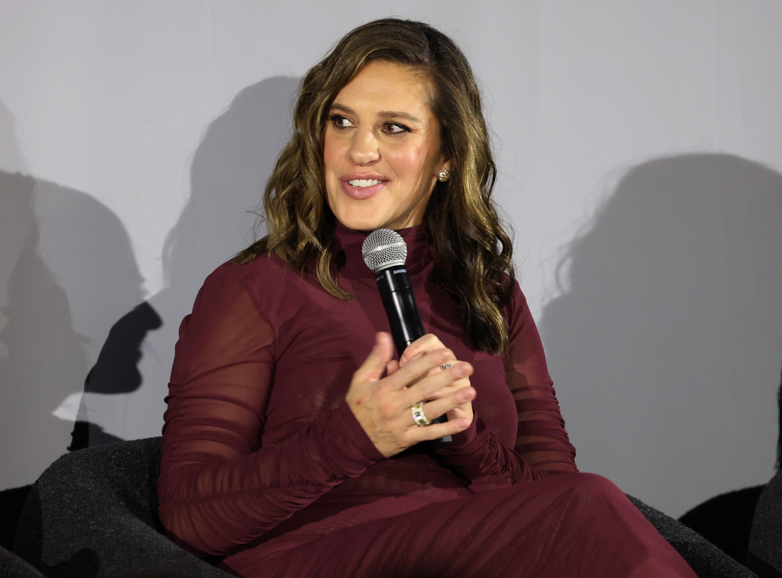 Carli Lloyd, ABD Kadın Milli Futbol Takımı, Hall of Fame, Onurlandırma Konuşması, Dünya Kupası, Olimpiyat Oyunları, Futbol, Futbolcu, Emeklilik, Kişisel Yaşam, Yoğunluk, Duygusallık, Kazanmak, Megan Rapinoe, Alex Morgan, FIFA Yılın Oyuncusu, Frisco Teksas, Anne Olmak, ABD Futbolu
