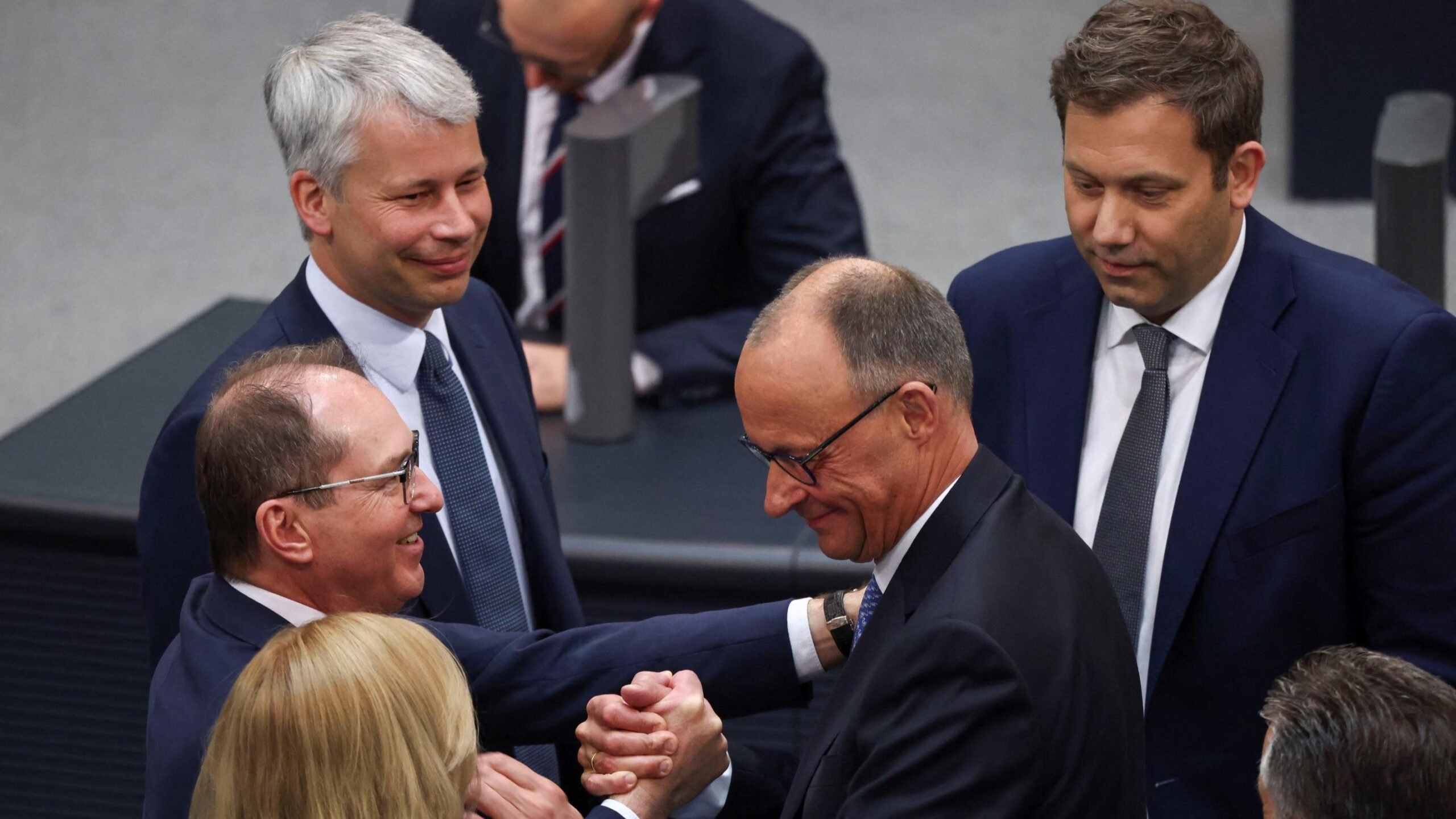Friedrich Merz, Almanya, Şansölye, Seçim, CDU, Olaf Scholz, Avrupa, Ursula von der Leyen, Antonio Costa, Bundestag, Koalisyon, Siyasi Kriz, Alman Ekonomisi, Trump Yönetimi, Aşırı Sağ, Askeri Harcamalar, Rusya, ABD, Avrupa Güvenliği, Claire Demesmay

