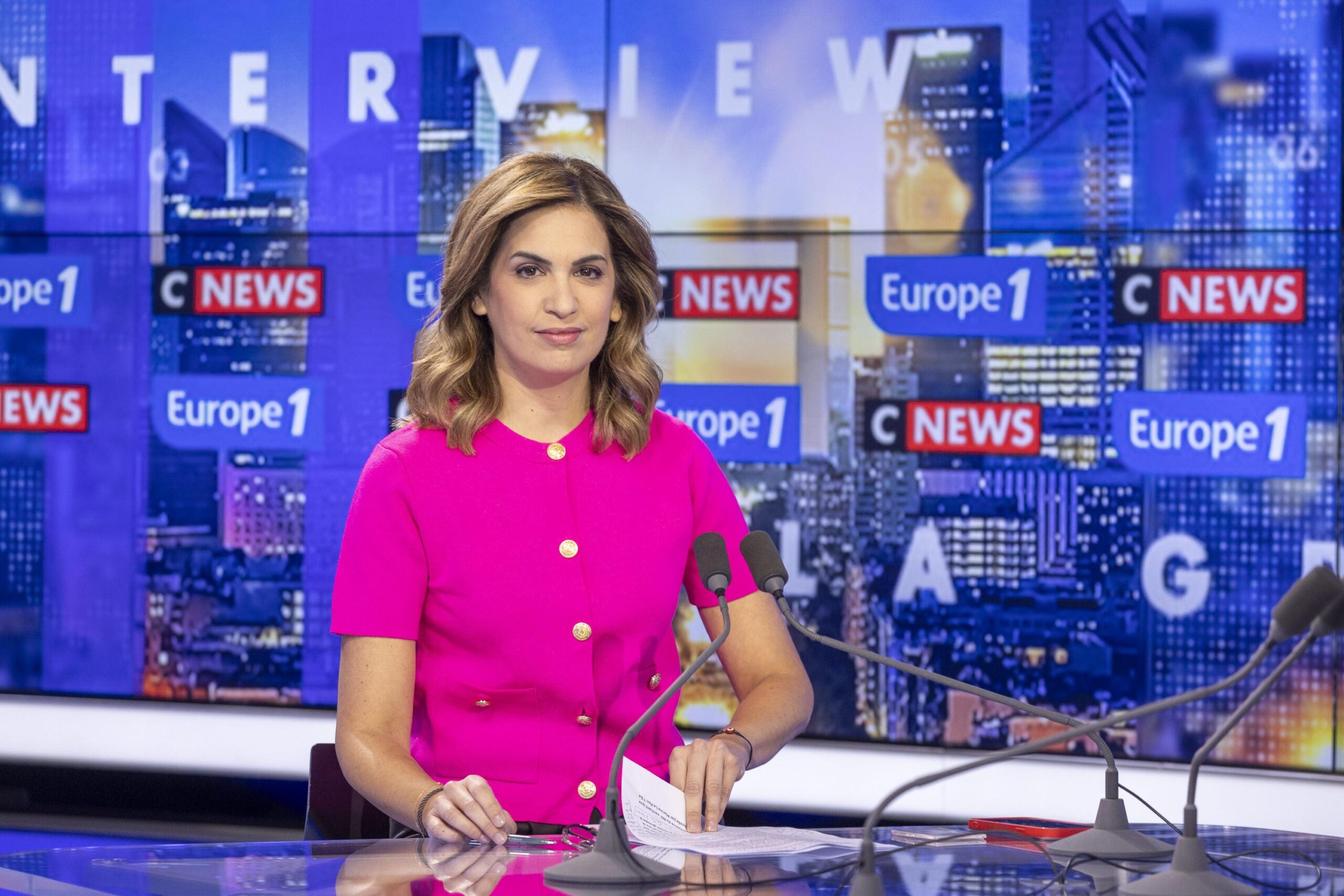 Sonia Mabrouk, BFMTV, CNews, Europe 1, transfer, television, radio, interview, politics, Rodolphe Saadé, audience, journalism, medya, televizyon, radyo, röportaj, siyaset, transfer haberleri
