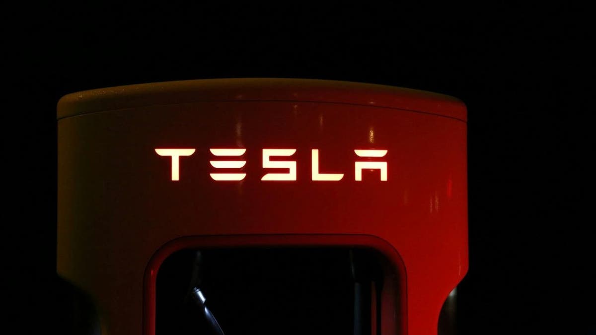 Tesla, doxxing, siber güvenlik, veri ihlali, kişisel veri, veri silme hizmeti, VPN, iki faktörlü kimlik doğrulama, siber taciz, Dogequest, FBI, DOJ, iç terörizm, araç kaydı, kişisel veri kaldırma, çevrimiçi güvenlik, veri brokerları, kabin kamerası, CyberGuy Raporu
