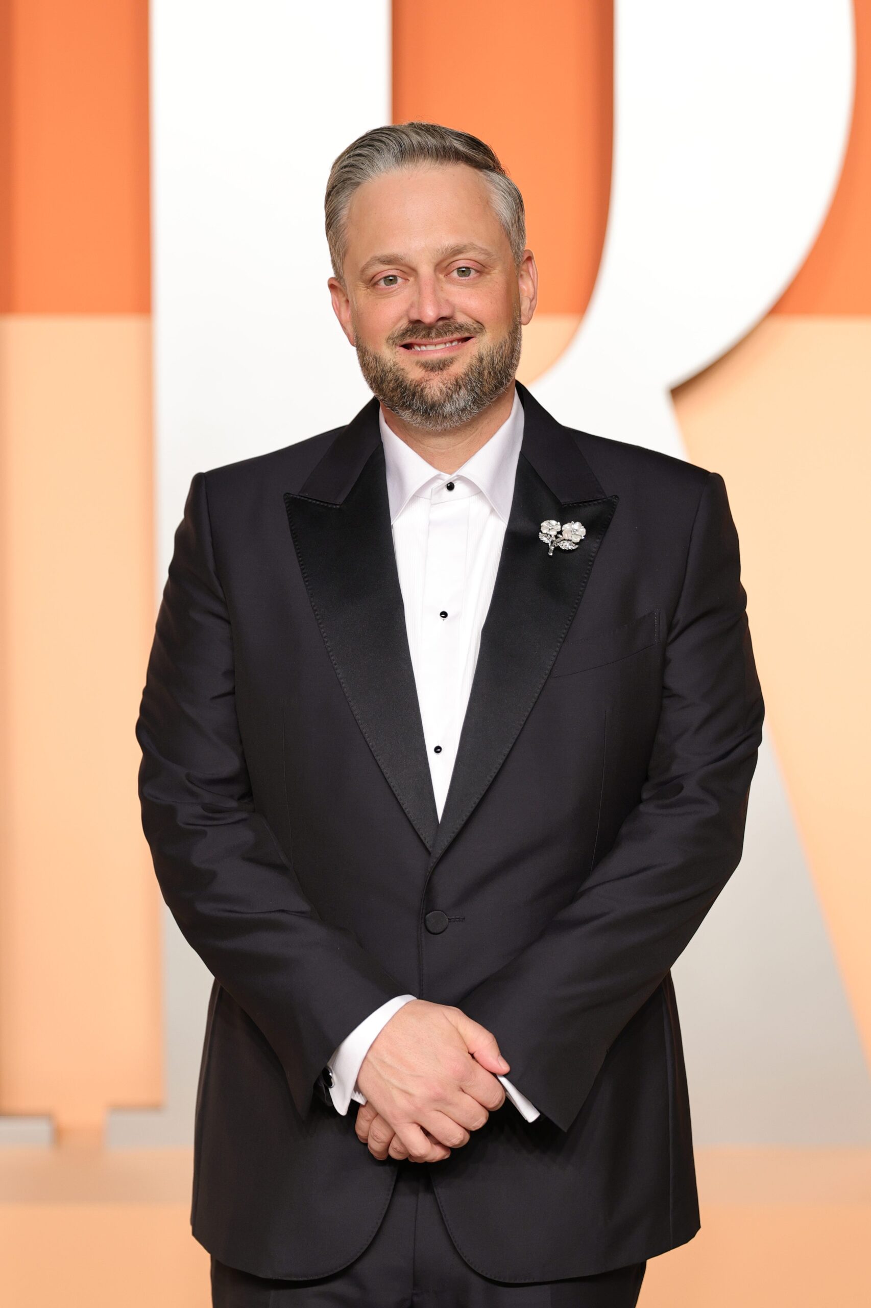 Nate Bargatze, komedyen, Büyük Aptal Gözler, kitap, röportaj, stand-up, temiz komedi, turne, Nateland Eğlence, Barbara Bush Houston Okuryazarlık Vakfı, H. W. Brands, Victoria Christopher Murray, Kelsey Grammer, Emmy Ödülleri, Dusty Slay, Aaron Weber, Brian Bates, Tennessee Kid, Netflix, Bob & Tom Şovu, komedyen, Jerry Seinfeld, Bridgestone Arena, Nashville, Zanies, aile dostu, emeklilik, komedyenler
