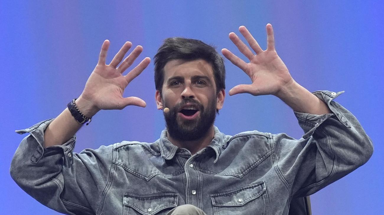 Gerard Piqué, HSV, Hamburger SV, Bundesliga, Aufstieg, 2. Bundesliga, Futbol, İkinci Lig, Almanya, Alman Futbolu, OMR Hamburg, Futbolcu, Eski Futbolcu, Dünya Kupası, Ulm, Maç, Heyecan, Dilek, Destek, Şampiyonluk
