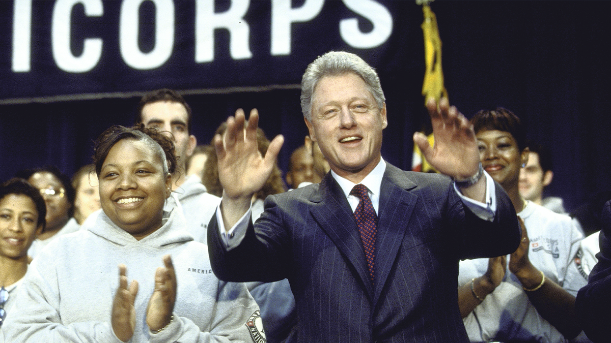AmeriCorps, ABD, gönüllülük, dolandırıcılık, denetim, vergi mükellefi, israf, hükümet, Clinton, Trump, DOGE, program, sosyal hizmet, boondoggle, siyaset, aktivizm, eğitim, istihdam, bağışlar, suiistimal, şeffaflık, hesap verebilirlik
