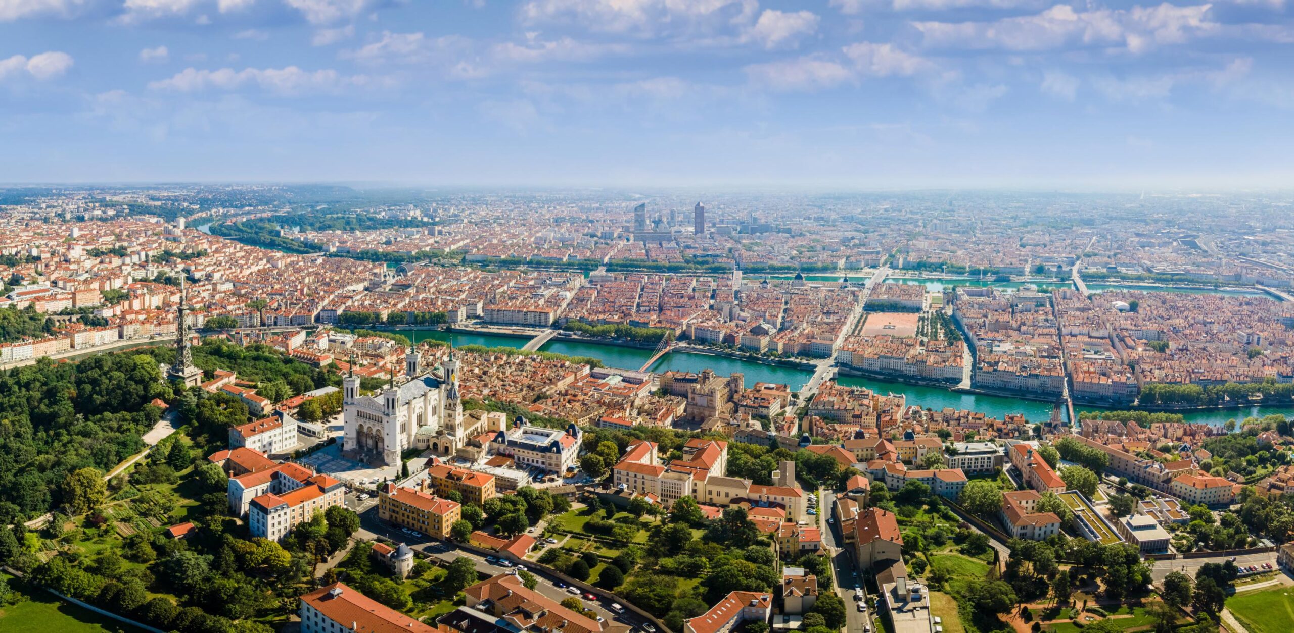 Lyon, bütçe katılımı, vatandaş katılımı, yerel projeler, şehir geliştirme, oy verme, Lyon belediyesi, Grégory Doucet, yerel yönetim, kent projeleri, fikir toplama, 1. bölge, 7. bölge, 9. bölge, Croix-Rousse, Gerland parkı, Bellecour meydanı
