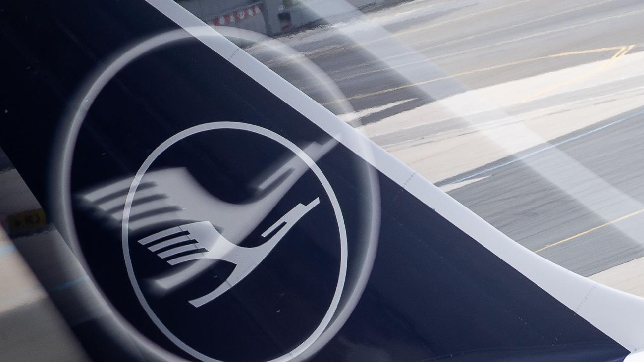 Lufthansa, Carsten Spohr, Sparkurs, Tasarruf tedbirleri, sendika eleştirisi, sendika, Hauptversammlung, Genel Kurul, MDax, stratejik gereklilik, stratejik zorunluluk, Discover, Edelweiß, Eurowings, City Airlines, Vereinigung Cockpit, Ufo, Joachim Vázquez Bürger, şirket içi rekabet, şirket içi yıkım rekabeti, toplu sözleşme, toplu iş sözleşmesi, pilotlar, kabin personeli, Frank Blanken, grev, uçak teslimatı, havacılık güvenliği, hava trafik kontrol, maliyet azaltımı, maliyet düşürme, Almanya, federal hükümet, havacılık sektörü, uçuş güvenliği, Lufthansa CEO'su, Lufthansa pilotları, Lufthansa kabin ekibi
