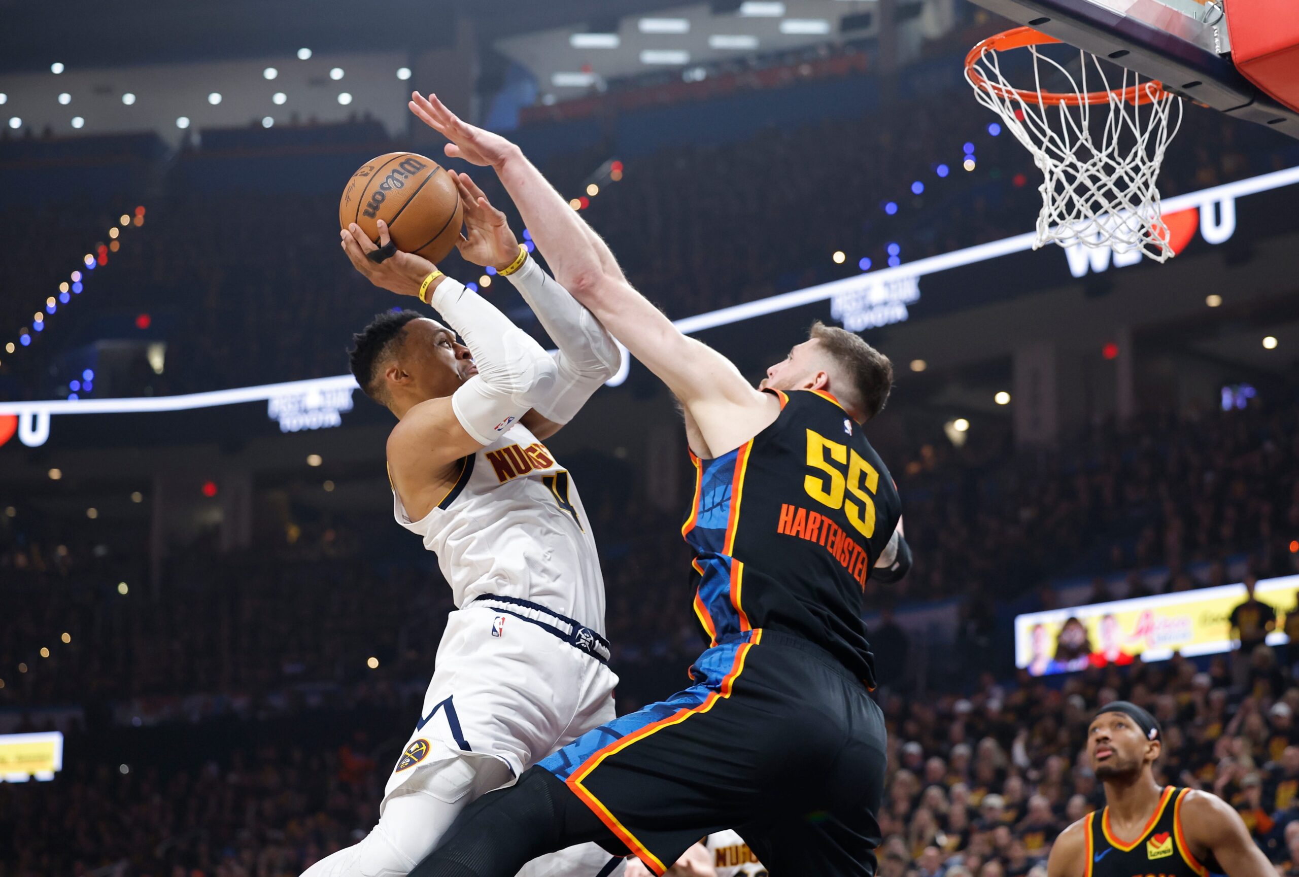 NBA, Playofflar, Denver Nuggets, Oklahoma City Thunder, Nikola Jokic, Aaron Gordon, Shai-Gilgeous Alexander, Chet Holmgren, Jamal Murray, Maç Özeti, Skor, Analiz, Doğu Konferansı Yarı Finalleri, Batı Konferansı Yarı Finalleri, Sürprizler, Elenmeler, Şampiyonluk, İstatistikler, Basketbol
