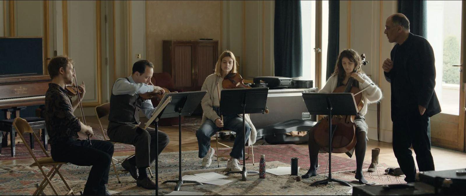 film incelemesi, müzik filmi, klasik müzik, Stradivarius, Valérie Donzelli, Frédéric Pierrot, Grégory Magne, Grégoire Hetzel, film eleştirisi, sanat, sinema, müzisyenler, uyum, orkestra, film, eleştiri, değerlendirme, San Domenico, müzikali, müzik aleti, müzik dünyası, senfoni, komedi dram, Fransız filmi, çağdaş müzik, film önerisi
