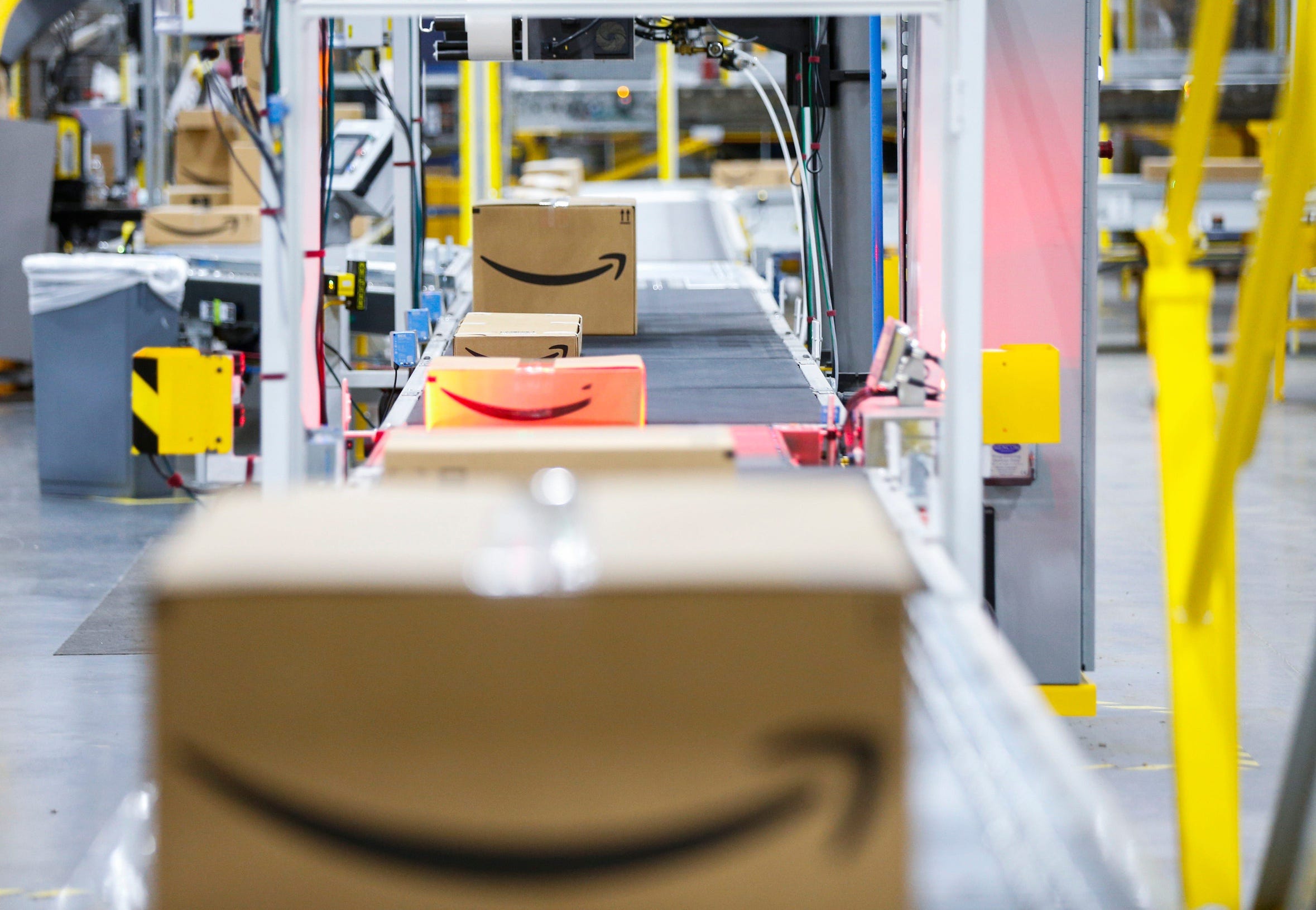Amazon boykotu, tüketici boykotu, DEI, çeşitlilik, eşitlik, kapsayıcılık, Donald Trump, Halk Birliği, Whole Foods Market, Amazon Fresh, Amazon Prime Video, Audible, Twitch, Ring, Zappos, Kindle, Temu, e-ticaret, Çin malları, Federal Rezerv, faiz oranları, USA TODAY, The Daily Money, finans haberleri, tüketici haberleri
