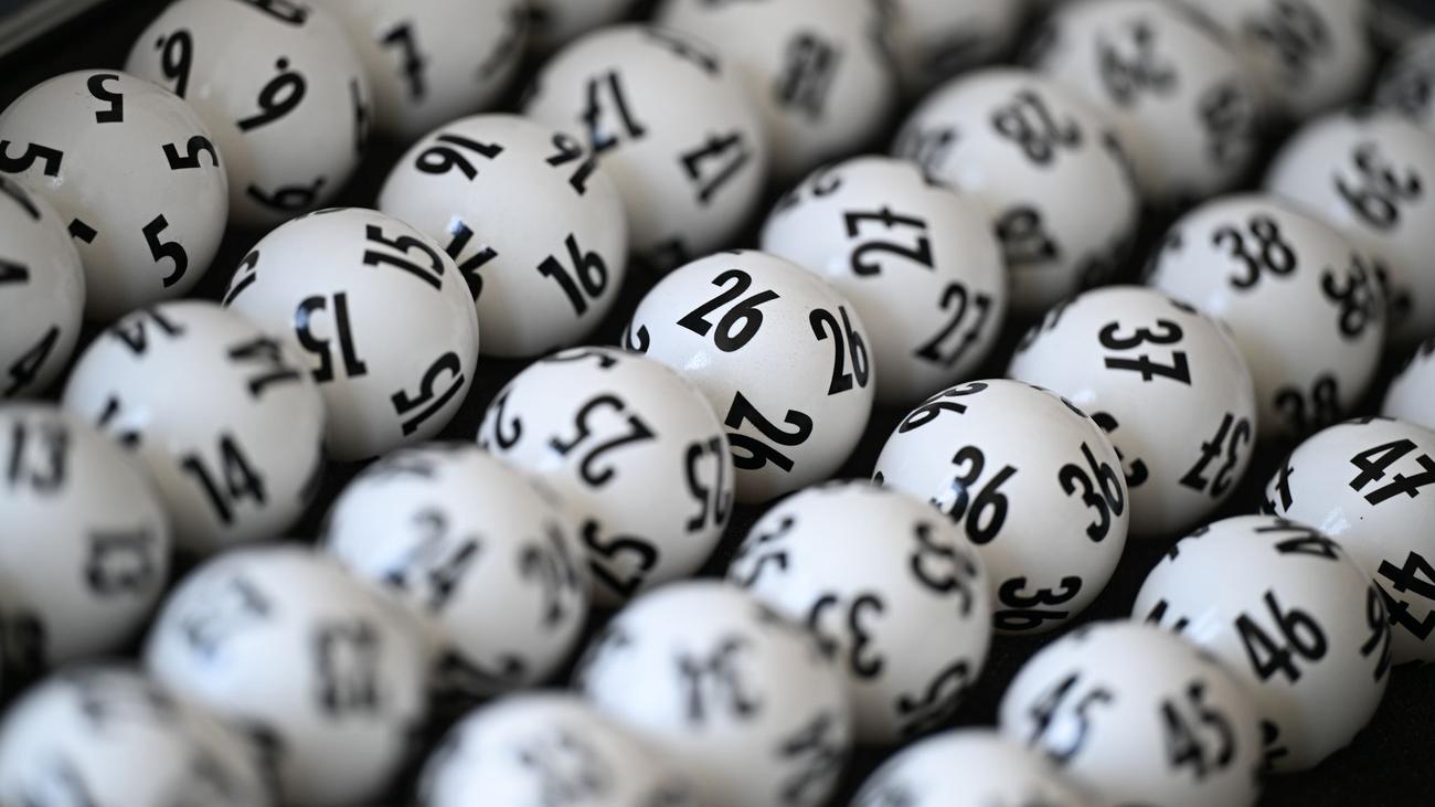 lotto, loto, loto kazancı, lotto kazancı, jackpot, ikramiye, Almanya, Bavyera, Niederbayern, şans oyunu, şans, para, milyoner, piyango, çekiliş, sayısal loto, sistem kuponu
