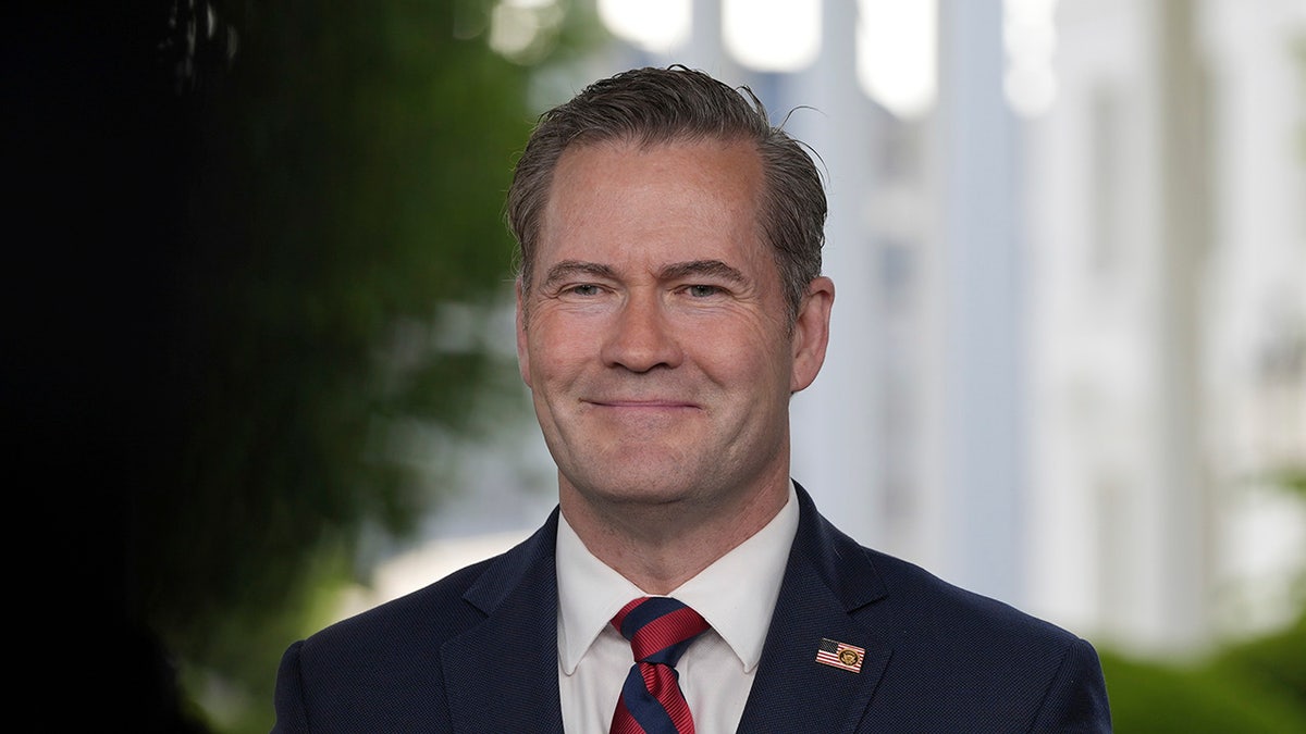 Mike Waltz, Birleşmiş Milletler Büyükelçisi, Senato, onay oturumu, Tammy Duckworth, Mark Warner, Pete Hegseth, Donald Trump, Huti, Signal, tartışma, Senato Dış İlişkiler Komitesi, ulusal güvenlik danışmanı, atama, terfi, eleştiri, zorlu sorular
