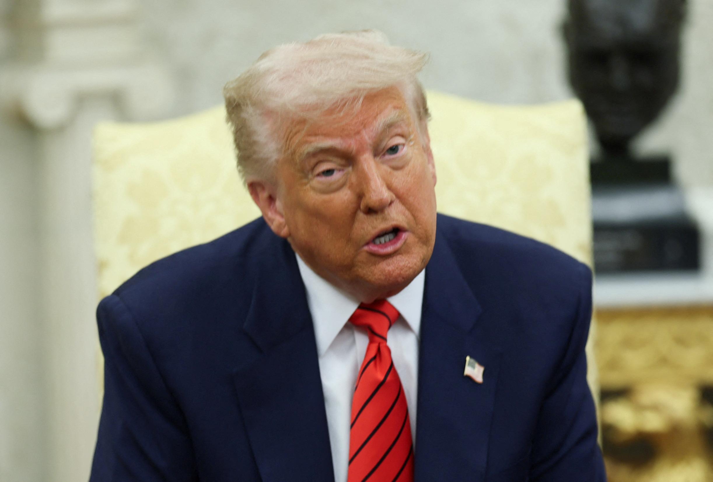 Donald Trump, Orta Doğu, Suudi Arabistan, Katar, Birleşik Arap Emirlikleri, Açıklama, ABD, Kanada, Mark Carney, Ticaret, Ekonomi, Yatırım, İsrail, İlişkiler, Seyahat, Haber, Siyaset, Donald Trump'ın Orta Doğu Seyahati, Gizemli Duyuru, Yakın Doğu, ABD Dış Politikası
