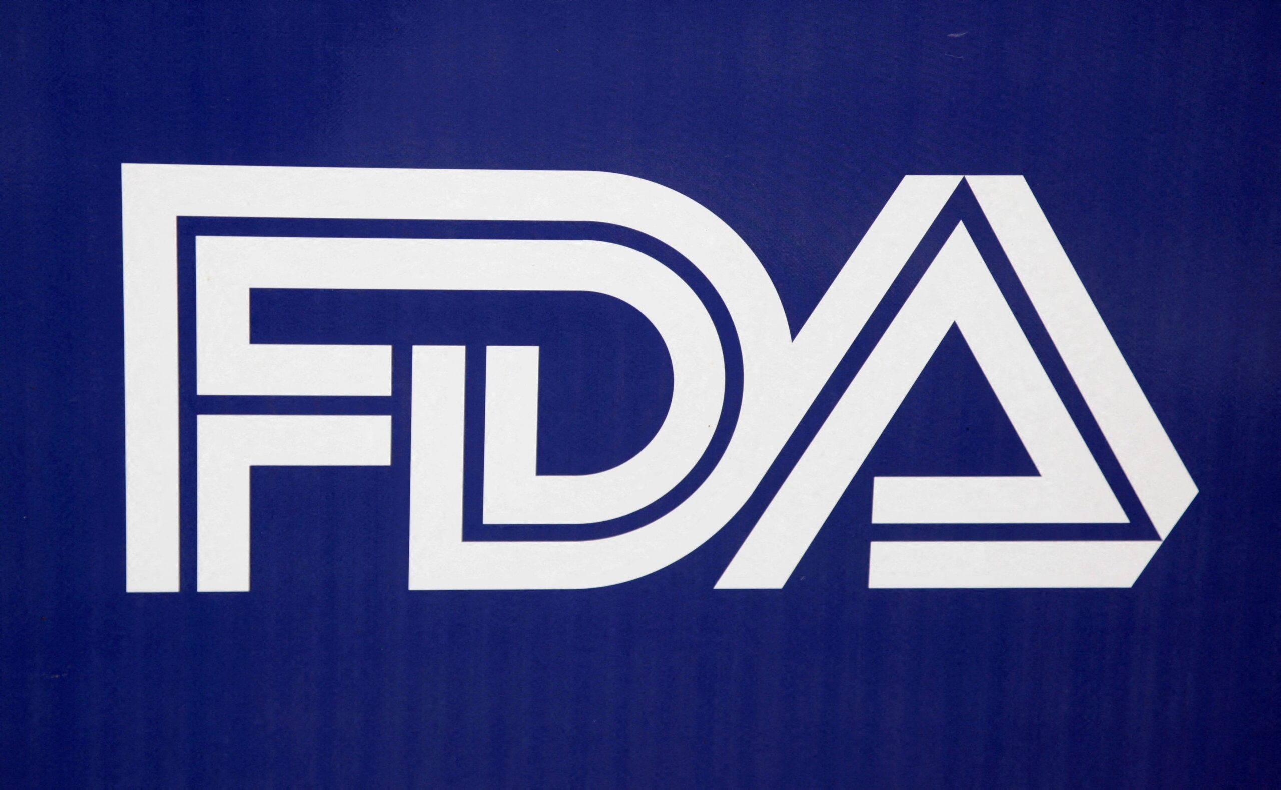 Vinay Prasad, FDA, CBER, Peter Marks, COVID-19, aşı, çocukluk aşılama takvimi, Marty Makary, ilaç düzenlemesi, gen terapileri, kan tedariki, eleştiri, atama, ABD Gıda ve İlaç Dairesi, onkolog, UCSF, bilimsel titizlik, bağımsızlık, şeffaflık, Operation Warp Speed

