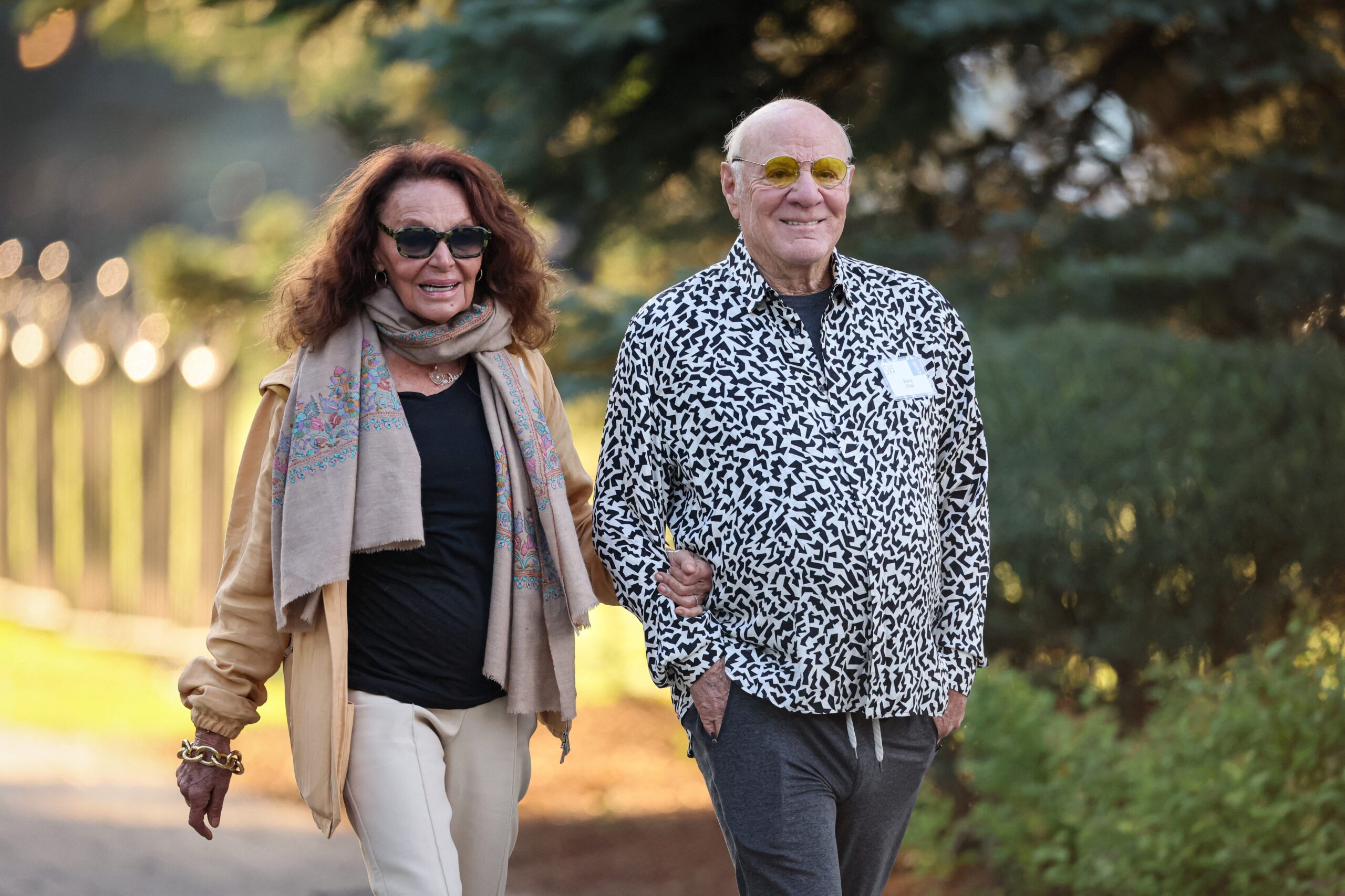 Barry Diller, Diane von Fürstenberg, evlilik, cinsel yönelim, açılma, anı, aşk hikayesi, ilişki, LGBT, biseksüel, Hollywood, medya spekülasyonu, romantizm, biyografik, magazin
