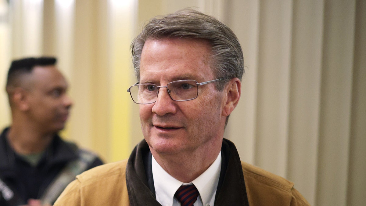 Meta anahtar kelimeler: Tim Burchett, DOGE Komitesi, kadın sporları, trans sporcular, Riley Gaines, Title IX, Donald Trump, cinsiyet eşitliği, spor politikaları, NCAA, kadın atletler, erkek sporcular, H.J.Res. 165, cinsiyet kimliği, yönetmelik, spor haberleri, Fox News, spor kapsamı, spor tartışmaları, sporcuların sağlığı, spor kariyerleri.
