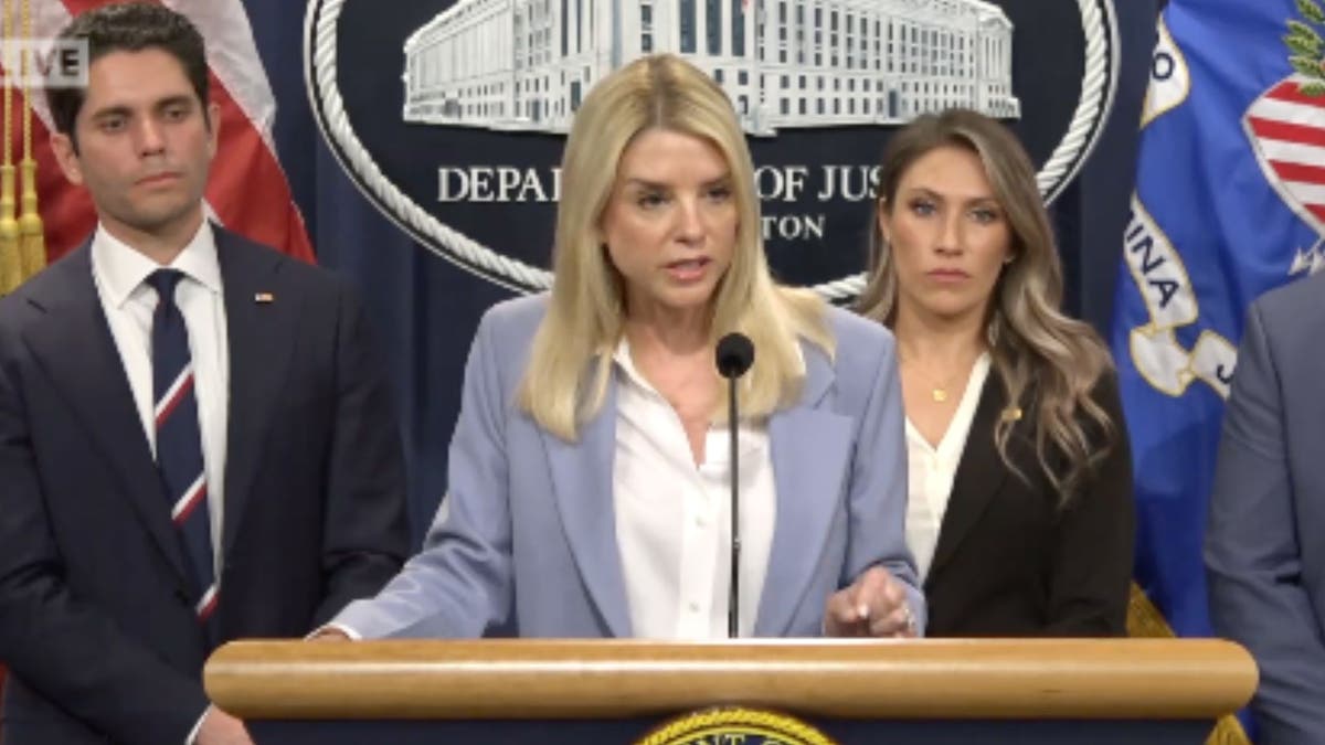 Uyuşturucu kaçakçılığı, Fentanil, Sinaloa Karteli, Pam Bondi, DEA, Uyuşturucu baskını, Yasa dışı göçmenler, Uyuşturucu hapları, Metamfetamin, Kokain, Eroin, Silahlar, Suç, Tutuklama, Uyuşturucu savaşı, ABD, Meksika, Alberto Salazar Amaya, Salem, Albuquerque, Phoenix, Utah
