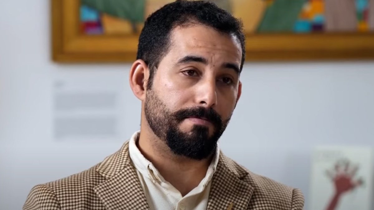 Pulitzer Prize, Mosab Abu Toha, Israeli hostages, Hamas, Gaza, Honest Reporting, New Yorker, social media posts, Emily Damari, Agam Berger, Bibas children, torture claims, Al-Ahli Hospital, Israel, Palestinian, journalism, controversy, criticism, Fox News, Trump, Biden, IDF, BBC, CNN, propaganda, disinformation, October 7 attacks, terrorism, war, conflict, Middle East.
