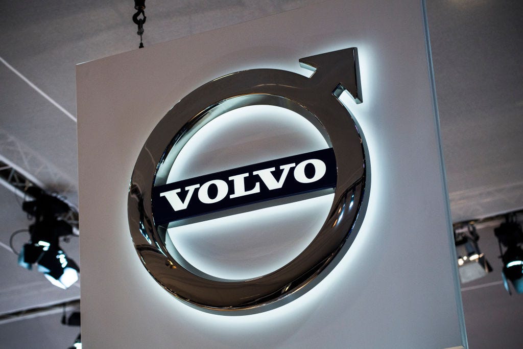 Volvo geri çağırma, arka görüş kamerası arızası, 413151 araç, 2021-2025 model, yazılım hatası, görünürlük sorunu, NHTSA, R10320, ücretsiz yazılım güncellemesi, OTA güncellemesi, Volvo müşteri hizmetleri, araç geri çağırma sorgulama, otomobil geri çağırma, USA TODAY geri çağırma veritabanı, Volvo arıza, arka kamera sorunu, otomobil güvenliği, Türk sürücüler için Volvo duyurusu, geri çağırma bildirimi
