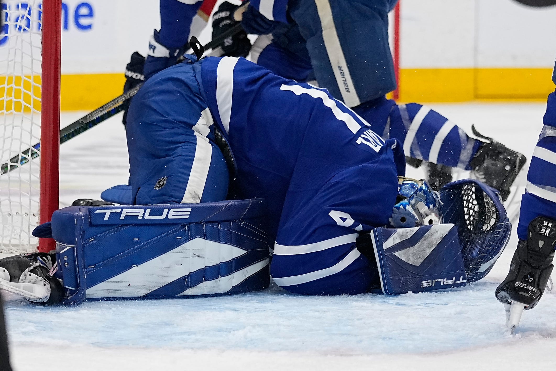 Anthony Stolarz, Toronto Maple Leafs, Joseph Woll, Matt Murray, Craig Berube, Florida Panthers, Sam Bennett, NHL, buz hokeyi, sakatlık, beyin sarsıntısı, playofflar, haberler, ESPN
