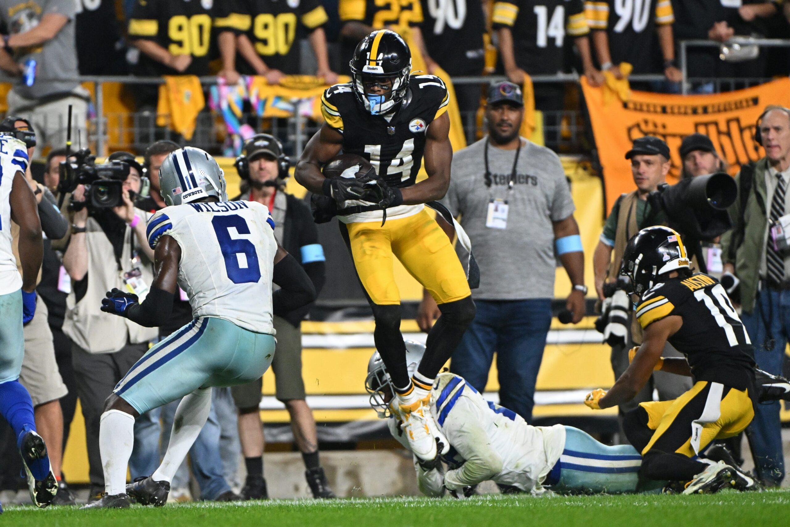 George Pickens, Dallas Cowboys, Pittsburgh Steelers, NFL trade, NFL draft, wide receiver, draft analysis, football, spor transferi, Amerikan futbolu, spor analizi, oyun kurucu, takım kadrosu, maç tahmini, spor haberi, NFL haberleri, transfer söylentileri, spor makalesi, futbol analizi
