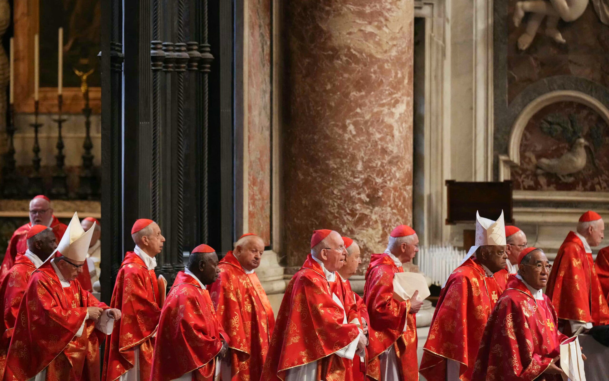 Vatikan, Papa, Papa seçimi, Konklav, Siyah duman, Beyaz duman, Katolik Kilisesi, Papa Francis, Aziz Petrus Meydanı, Sistine Şapeli, Kardinaller, Oy verme, Seçim, Gizlilik yemini, Yeni Papa, Vatikan Haberleri, Canlı yayın, ABD GÜNLÜK, Roma Pontiff Seçimi İçin Kutsal Ayin, Kardinal seçmenler, Litany of the Saints, Extra omnes, Güncelleme, Türkiye
