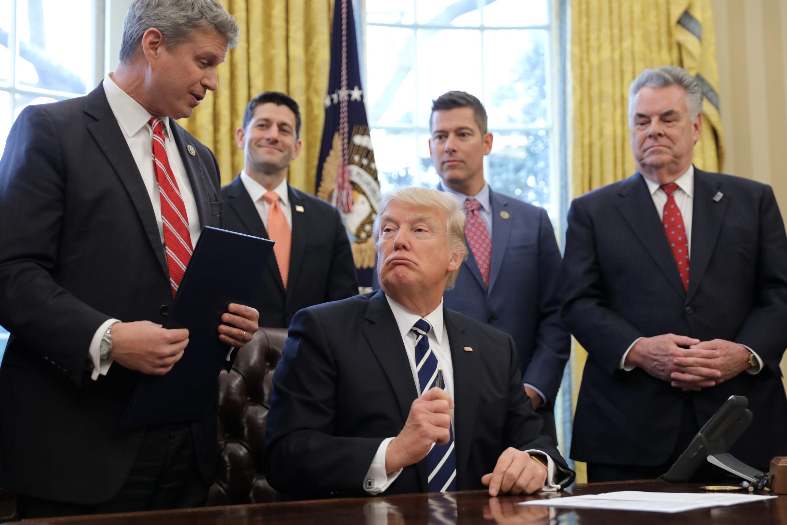 ABD, Bill Huizenga, Made in America Motors Act, otomobil kredisi, vergi indirimi, Donald Trump, Michigan, Ford, otomotiv sektörü, Amerikan yapımı, araç satışları, gelir vergisi, federal bütçe, vergi kesintileri, otomobil tarifeleri.
