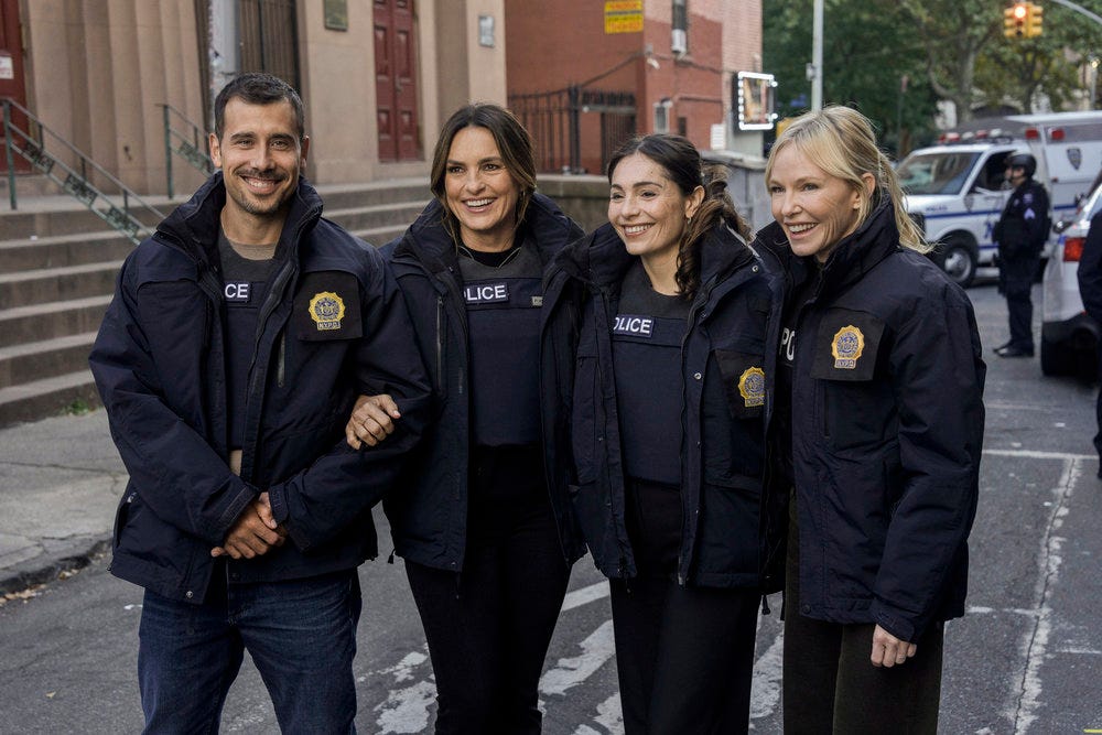 Law & Order: SVU, Special Victims Unit, Octavio Pisano, Juliana Aidén Martinez, 27. Sezon, Oyuncu Ayrılıkları, Sezon Finali, Joe Velasco, Kate Silva, Olivia Benson, Mariska Hargitay, Peter Scanavino, Sonny Carisi, NBC, Dizi Haberleri, TV, ABD Dizileri, Law & Order Crossover, Reinaldo Faberlle, Kevin Kane, Detaylı Özet, Karakter Ayrılıkları, Dizi Yenileme, Uzun Soluklu Dizi, Primetime Drama, Dizi İncelemesi, Haberler, Law & Order Evreni
