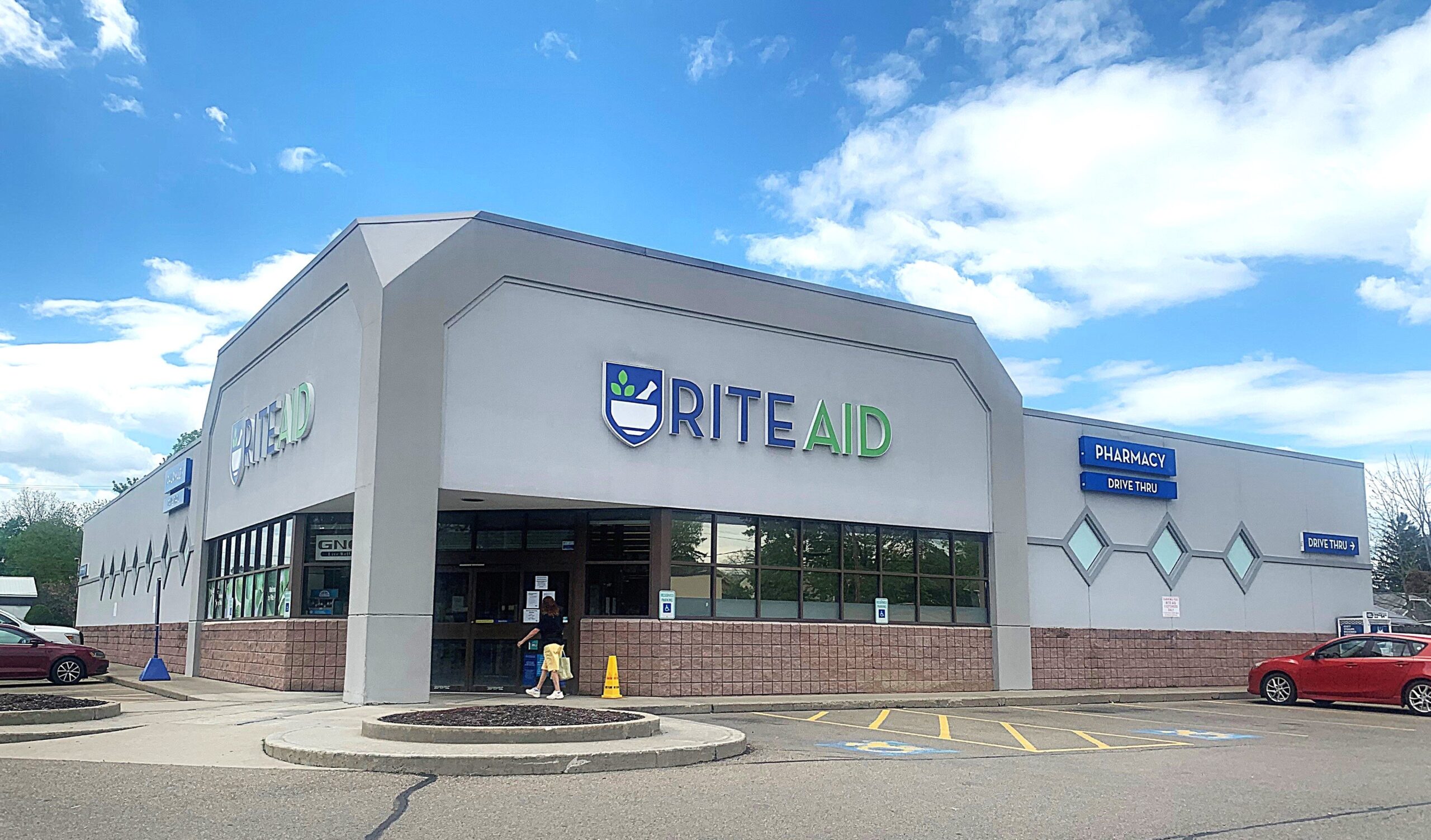 Rite Aid iflası, Rite Aid mağaza açık artırması, Eczane hizmetleri, Perakende sektörü, Sağlık sektörü, İşten çıkarmalar, Chapter 11 iflas, A&G Real Estate Partners, Mağaza kapanışları, Matt Schroeder, ABD İflas Mahkemesi, Rite Aid CEO'su

