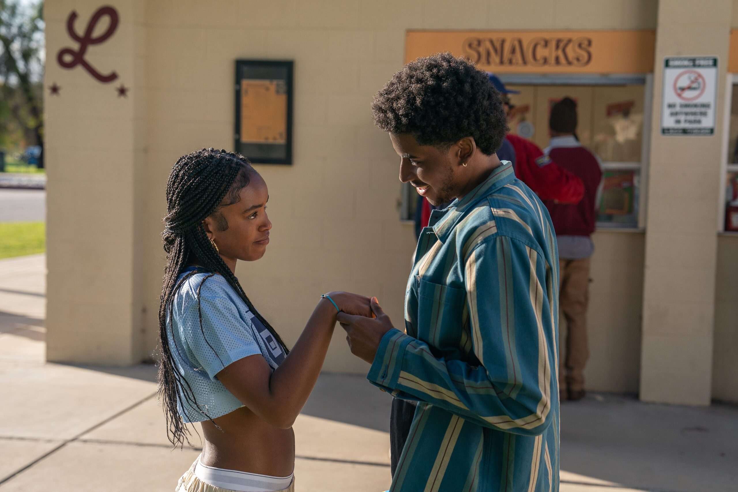 Judy Blume, Forever, Mara Brock Akil, Netflix, genç yetişkin romanı, siyahiler, Keisha, Justin, aşk hikayesi, ilişkiler, cinsellik, lise, Los Angeles, 2018, prömiyer tarihi, oyuncular, izleme, meta, anahtar kelimeler, uyarlama, remake, dizi, film, romantizm, kimlik, ilkler, awkward, komedi, drama
