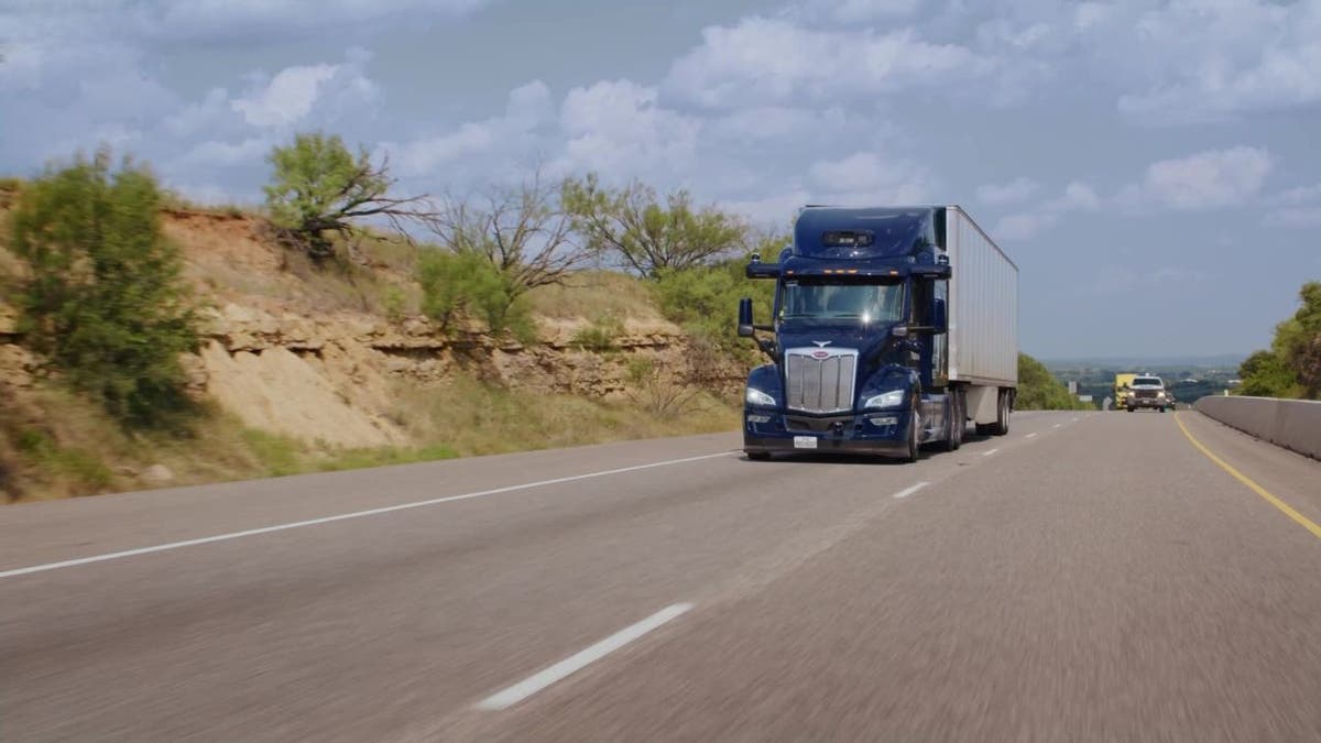 otonom kamyonlar, sürücüsüz kamyonlar, Aurora, nakliye, taşımacılık, güvenlik, iş kaybı, düzenleme, yapay zeka, AI, teknoloji, TÜV SÜD, OOIDA, Teamsters, CyberGuy Raporu, trafik, tedarik zinciri, sürücü eksikliği, NHTSA, FMCSA, SAE International, seviye 4, seviye 5, otonom sürüş sistemi, ADS, gelişmiş sürücü destek sistemi, ADAS, kaza raporlama, güvenlik değerlendirmesi, Texas, New Mexico, Arizona, istihdam, yenilik, lazer, lidar, radar, kamera