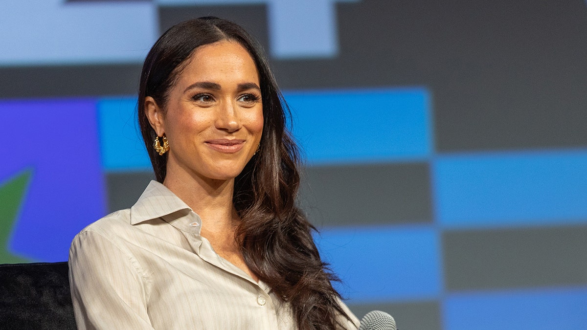 Meghan Markle, As Ever, yaşam tarzı markası, Amerikan Riviera Orchard, marka lansmanı, kendine şüphe, Netflix, girişimcilik, marka sorunları, telif hakkı ihlali, Porreres Belediye Arması, Mark Kolski, As Ever giyim hattı, Kraliyet Ailesi, Prens Harry