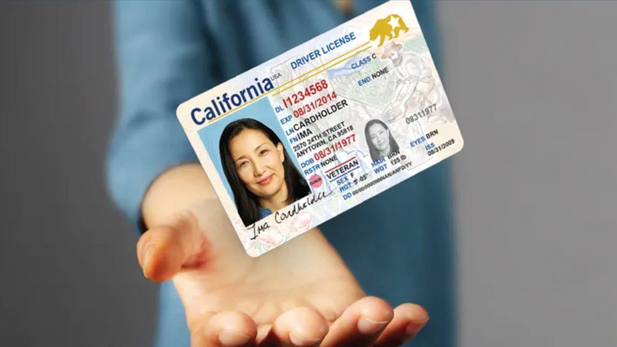 REAL ID, Seyahat, Güvenlik, Kimlik, TSA, Havalimanı, Ehliyet, Pasaport, Askeri Kimlik, Emekli Asker, Ulaşım, Dijital Güvenlik, Siber Güvenlik, Kimlik Hırsızlığı, Scam Koruması, Hava Seyahati, ABD, May 7 2025, Devlet Dairesi, Kimlik Alma, Global Entry, New York Enhanced Sürücü Belgesi, Seyahat İpuçları, Kimlik Gereksinimleri, Federal Tesisler, Seyahat Güvenliği, Siber Guy, Kurt Knutsson, Fox News, Teknolojik İpuçları, Siber Raporu, Seyahat İpuçları, Güvenli Seyahat, Pasaport Gerekli mi, REAL ID Son Tarihi, Havalimanı Güvenliği, Savunma Bakanlığı Kimlikleri, Ortak Erişim Kartları, Üniformalı Hizmetler Kimlik Kartları, Dijital Ayak İzi, Kredi Kartı Koruma, Sim Kartlar, Çeviri Uygulamaları, Bağlantıda Kalma, Sahtekarlık Koruması, Nihai Sahtekarlık Kılavuzu
