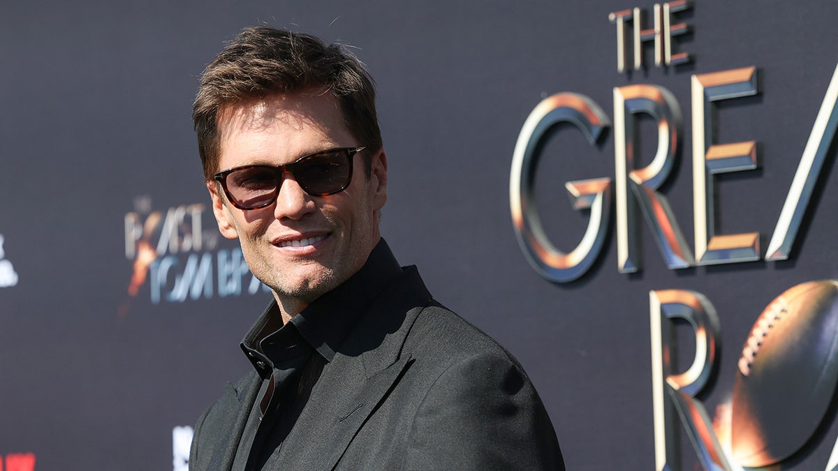 Tom Brady, Gisele Bündchen, Netflix Roast, Logan Paul, çocukları, boşanma, şaka, pişmanlık, Entertainment Tonight, David Beckham, spor, Fox News, Joaquim Valente, jiu-jitsu, ebeveynlik, Cowboys, Steelers, George Pickens
