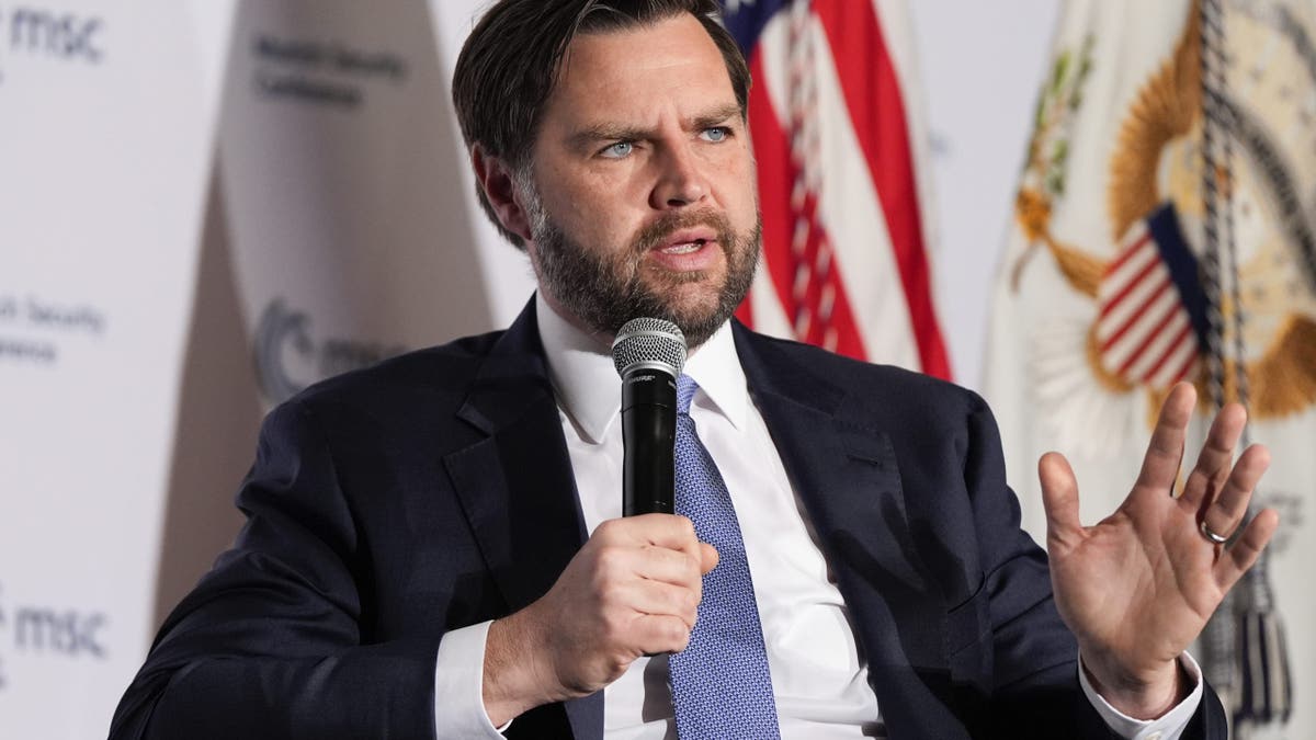 JD Vance, Ukrayna, Rusya, müzakereler, barış, NATO, Amerika İlk, Avrupa savunması, askeri harcamalar, Wolfgang Ischinger, Münih Güvenlik Konferansı, ateşkes, sınır ayarlamaları, Ukrayna'ya barış gücü, Trump yönetimi, Avrupa bağımsızlığı, iç tehditler
