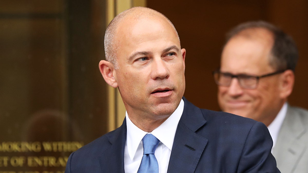 Michael Avenatti, yeniden yargılama, hapis cezası, ceza indirimi, Terminal Island, suçlu avukat, dolandırıcılık, IRS, müvekkil dolandırıcılığı, iyi hal, ıslah, intihar nöbeti, uyuşturucu rehabilitasyonu, AA toplantıları, model mahkum, kütüphane, yasal yardım, pişmanlık, Brett Sagel, Ranaee Katzenstein, James Selna, yeniden hesaplama, zararlar, Margaret Farrand, Stormy Daniels, Nike şantajı, temyiz başvurusu, federal mahkeme, cezaevi, mahkum, hukuk