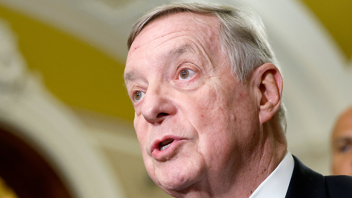 Yargıçlar, tehditler, pizza teslimatı, Dick Durbin, Adalet Bakanlığı, FBI, Esther Salas, Daniel Anderl, ABD Marshals Servisi, yargı bağımsızlığı, Pam Bondi, Kash Patel, Amy Coney Barrett, J. Michelle Childs, soruşturma, cinayet, şiddet, Roy Den Hollander, yargı güvenliği
