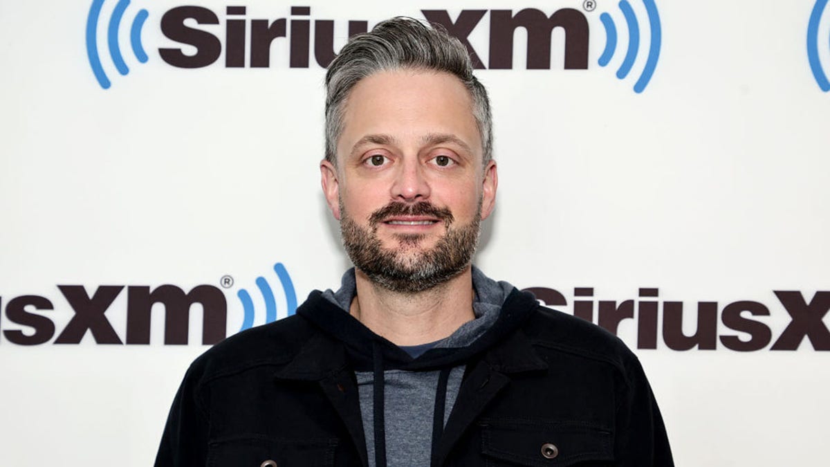 Nate Bargatze, komedyen, Hristiyanlık, inanç, stand-up, temiz komedi, aile dostu, ebeveynler, etkilenmek, alkol, ayıklık, röportaj, Esquire, Billboard, turne, İsa, Güney Hristiyanlığı, medya imparatorluğu, Rob Schneider, ifade özgürlüğü, Issa Rae, Donald Trump
