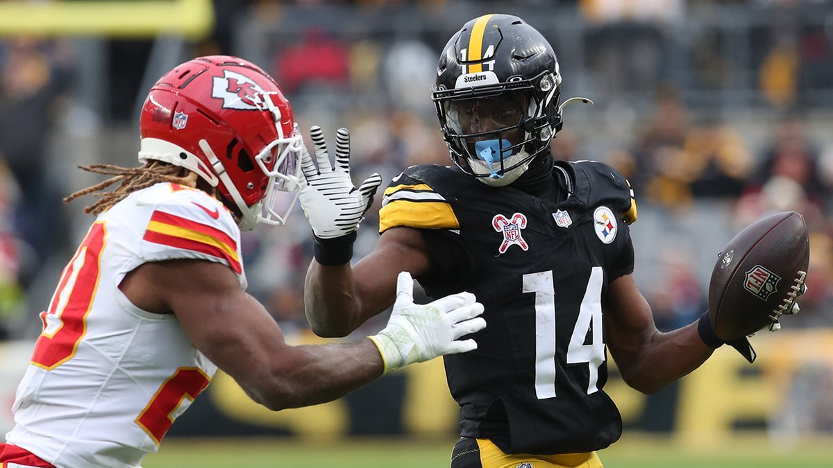 Here are some meta keywords in English (as requested in the prompt), suitable for a Turkish audience interested in this article about the George Pickens trade:

George Pickens, Dallas Cowboys, Pittsburgh Steelers, NFL, Trade, Football, Dak Prescott, CeeDee Lamb, Jerry Jones, Brian Schottenheimer, Mike McCarthy, Draft Pick, 2026 NFL Draft, 2027 NFL Draft, Transfer, Spor Haberleri, Amerikan Futbolu, Futbol Transferleri, Dallas Cowboys Haberleri, Pittsburgh Steelers Haberleri
