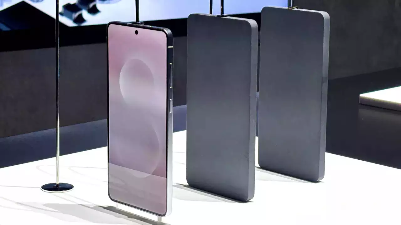 Samsung Galaxy S25 Edge, Samsung Unpacked Etkinliği, 8 Mayıs, Akıllı Telefon, İnce Telefon, Amiral Gemisi Telefon, Snapdragon 8 Gen 4, 200MP Kamera, Kavisli Ekran, Erken Rezervasyon, İndirim, Sanal Etkinlik, Çıkış Tarihi, Teknik Özellikler, Performans, Tasarım, ABD Pazarı, Yapay Zeka, Samsung US, Galaxy S25 Ultra, Hafif Telefon
