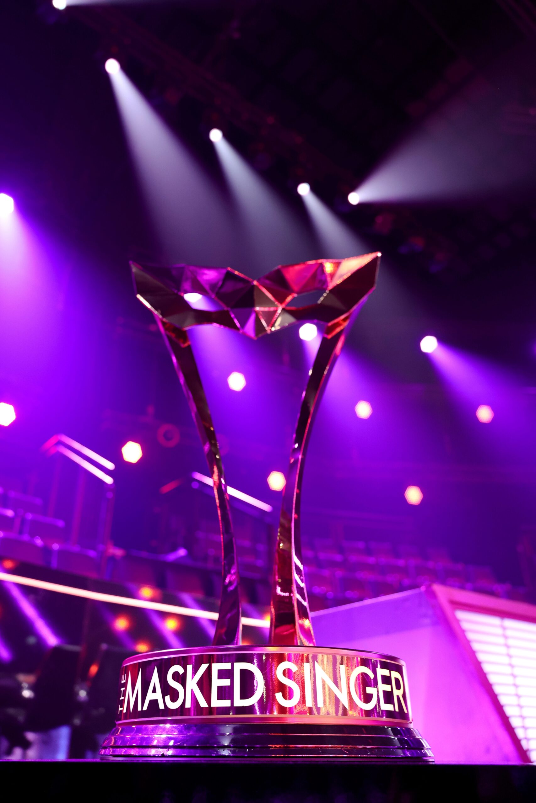 The best meta keywords in Turkish for this article would be:

Masked Singer, Masked Singer 13. Sezon, Gretchen Wilson, Redneck Woman, Ünlüler, Şarkı Yarışması, Gizli Kimlik, Yarışma, TV Şovu, Finale, Maske, Kostüm, Vanessa Hudgens, Andy Grammer, Meg Donnelly, Brian Kelley, Flavor Flav, James Van Der Beek, Candace Cameron Bure, Şarkıcı, Ünlü İsimler, Tahmin, Kimlik, Performans, Altın Maske, Ödül, Gizem, Müzik Yarışması, Müzik